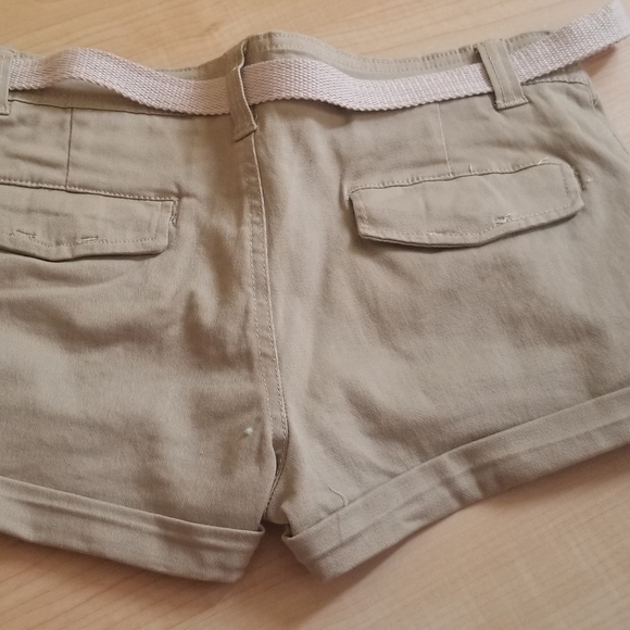 Shorts - Picture 2 of 3